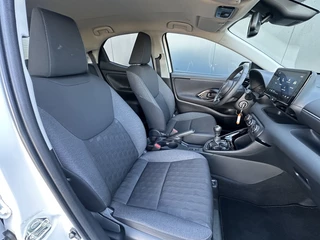 Toyota Yaris Toyota Yaris 1.5 VVT-i Style / Facelift / Apple carplay / Privacy glass - afbeelding nr 14