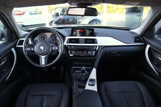 BMW 3 Serie ➡️ BMW 3-serie 320i F30 Centennial High Executive Sedan Facelift | 184 pk | NL auto | 2e eigenaar | 4 cilinder | LED | Leer | Navi | Camera | Sporstuur | Cruise control | Climate control - afbeelding nr 13