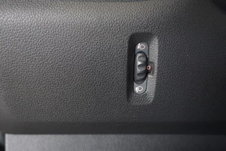 Renault Master Renault Master T33 2.3 dCi 135PK L2H2 Work Edition Airco Cruise Control Camera Navi PDCA Trekhaak - afbeelding nr 13