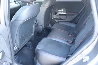 Mercedes-Benz B-Klasse Mercedes-Benz B-Klasse 180 Business Solution AMG NL-Auto!! Carplay I Camera I 19''LM - afbeelding nr 20