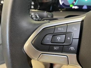 Volkswagen Golf Volkswagen Golf 1.5 eTSI Style Airco ECC Carplay Navi Adaptive Crusie Control Massagestoel AGR Ambiente verlichting - afbeelding nr 14
