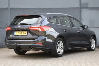 Ford Focus Ford Focus Wagon 1.0 EcoBoost Trend Edition Business|1e Eigenaar|TREKHAAK|CAMERA|NAVI|CARPLAY|CRUISE - afbeelding nr 2