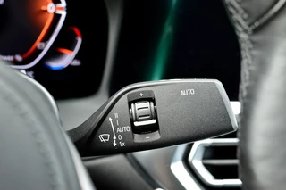 BMW 3 Serie BMW 3 Serie 320i M-Sport Business Edition Plus Rijklaarprijs-Garantie Leder Led Camera Navigatie 50 Jahre Edition - afbeelding nr 32
