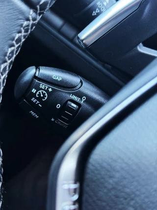 Peugeot 3008 Peugeot 3008 1.2 PureTech Allure /Camera/Automaat/Led/Massagestoelen/Apple Carplay/Cruise Control/131PK /stoelverwarming - afbeelding nr 11