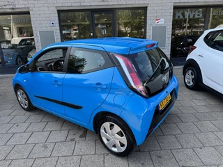 Toyota Aygo Toyota Aygo 1.0 VVT-i x-play 5Drs Camera NAP - afbeelding nr 10
