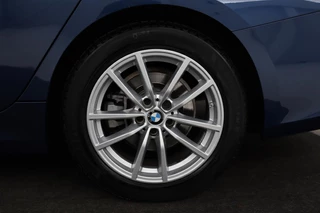 BMW 3 Serie BMW 3-serie 318i Business Edition | Stoelverwarming | Camera |  Carplay | Live Cockpit | Full LED | Navigatie | Dodehoek detectie | Climate control - afbeelding nr 26
