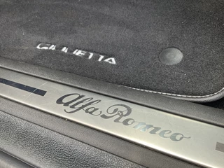 Alfa Romeo Giulietta Alfa Romeo Giulietta 1.750 Turbo 241pk Veloce Automaat Carplay Sport-Stoelen Nav/Cruise Voll.Onderhouden! - afbeelding nr 17