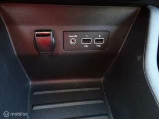 Renault Clio Renault Clio 1.0 TCe Evolution Camera, Navi, Apple CarPlay & Android Climate-control PDC-Sensoren ETC.ETC. - afbeelding nr 29