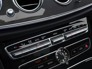 Mercedes-Benz E-Klasse Mercedes-Benz E-Klasse 220d automaat / AMG pakket 2017 / CARBON / LED *NAP* - afbeelding nr 57