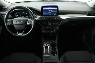Ford Focus Ford Focus 1.0 EcoBoost Titanium | Stoel & stuurverwarming |  Trekhaak | Adaptive cruise | B&O Sound | Full LED | Camera | Side Assist | Carplay | Navigatie | Keyless - afbeelding nr 9