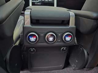 Land Rover Discovery Land Rover Discovery 2.0 Sd4 HSE Luxury 7p. Schuifdak Leder Camera Navi Luchtv. 20