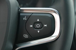 Volvo XC40 Volvo XC40 T5 Recharge R-Design | Black Edition | Leder | Parkeercamera | Stoelverwarming | Pilot Assist | Keyless - afbeelding nr 38