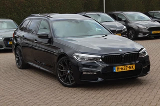 BMW 5 Serie BMW 5 Serie Touring 520d High Exe. M Sport / Panoramadak / Camera / Head-up / 19'' / Leder / Navigatie / Stoelverwarming / Cruise Control - afbeelding nr 35