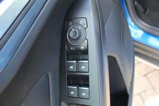 Ford Focus Ford Focus 1.0-155pk EcoBoost Mild-Hybrid 'Active' AUTOMAAT ! Trekgewicht 1.500kg ! Slechts 6.450km ! Ruim €. 9.000,- beneden de nieuwprijs ! Volautm. airco dual, navigatie, telefoonvoorb., adaptive cruise control, LED verlichting, metallic lak, camera, front-, lane- en side assist, LM wielen, Isofix etc. - afbeelding nr 6