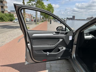 Volkswagen Passat Volkswagen Passat Variant 1.4 TSI ACT Connected Series Aut Navi ECC Pano Trekhaak - afbeelding nr 12