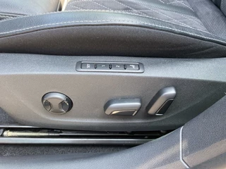 Škoda Octavia Škoda Octavia 1.4 TSI DSG RS IV PANO-DAK/CAMERA/MEMORY/NAVI/ACC/STOELVERW/E-KLEP - afbeelding nr 17