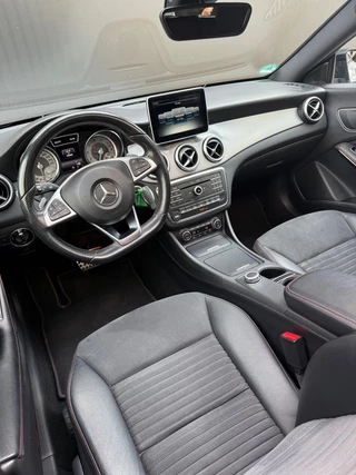 Mercedes-Benz CLA Mercedes-Benz CLA-klasse Shooting Brake 200 OrangeArt Edition|Panorama|Amg-Line|Dodehoekdetector - afbeelding nr 24