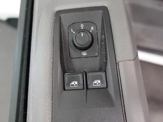 Volkswagen Crafter Volkswagen Crafter 30 2.0 TDI L3H3 Highline 177PK Automaat Airco Navi  Camera Trekhaak - afbeelding nr 10