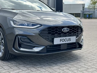 Ford Focus Ford Focus Wagon 1.0 EBH STLine X Driverpack | 18inch | Winterpack! - afbeelding nr 3