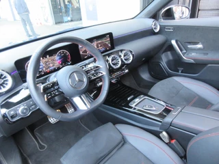 Mercedes-Benz A-Klasse Mercedes-Benz A-klasse 200 AMG Line Sfeerverlichting Pano - afbeelding nr 10