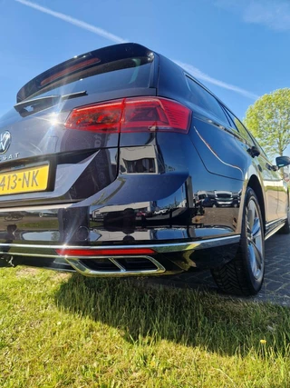 Volkswagen Passat Volkswagen Passat Variant 1.5 TSI R-Line Business +150 pk DSG panodak,Trekhaak,digdash, - afbeelding nr 6
