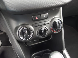 Peugeot 2008 AUTOMAAT / D-RIEM VV / CARPLAY / NAVI / AIRCO / PDC / BLUETOOTH / CRUISE / NL-AUTO - afbeelding nr 12