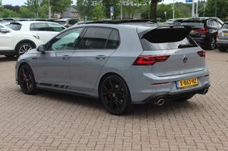 Volkswagen Golf Volkswagen Golf 2.0 TSI GTI Clubsport / Panoramadak / Camera / Head-up / 19'' / IQ Lights / Keyless / Dodehoek / DAB / Stoelverwarming / ACC - afbeelding nr 3