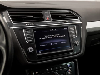 Volkswagen Tiguan 150Pk Automaat (VIRTUAL COCKPIT, APPLE CARPLAY, NAVIGATIE, KEYLESS, STOELVERWARMING, CLIMATE, SPORTSTOELEN, ADAPTIVE CRUISE, LED KOPLAMPEN, PARKEERSENSOREN, NIEUWE APK, NIEUWSTAAT) - afbeelding nr 30