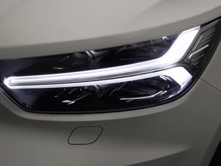 Volvo XC40 Volvo XC40 1.5 T5 Recharge R-Design | Panoramadak | Harman/Kardon | 360 camera | Memorystoelen | Alcantara | - afbeelding nr 14