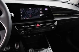 Kia Niro EV Kia Niro EV DynamicPlusLine 64.8 kWh Nieuw Model! | Navigatie Half Leder Schuif-kantel dak Electrisch bedienbare achterklep DAB Led Camera - afbeelding nr 15