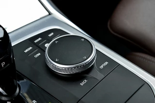 BMW 3 Serie BMW 3 Serie 318i M-Sport Rijklaarprijs-Garantie Navigatie Leder sport interieur  Live Cockpit Plus - afbeelding nr 30