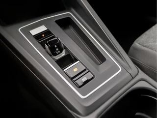 Volkswagen Golf Volkswagen Golf 1.0 eTSI Sport Automaat (APPLE CARPLAY, GROOT NAVI, KEYLESS, SFEERVERLICHTING, SPORTSTOELEN, LM VELGEN, PARKEERSENSOREN, ADAPTIVE CRUISE, NIEUWSTAAT) - afbeelding nr 10