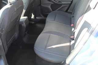 Ford Focus Ford Focus Wagon 1.0-125pk EcoBoost Mild-hybrid Titanium. Mooie, ruime, luxe en comfortabele Ford Focus wagon. Volautm. airco dual, camera, stoel-, stuur- en voorraamverw., easy entry/easy go, cruise control, Isofix, side- en lane assist, parkeersensoren v+a, LM wielen etc. - afbeelding nr 31