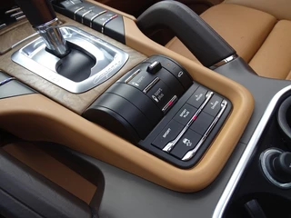 Porsche Cayenne Porsche Cayenne 3.0 S E-Hybrid 333PK PDK Sport Design / 2015 / LED *NAP* - afbeelding nr 21