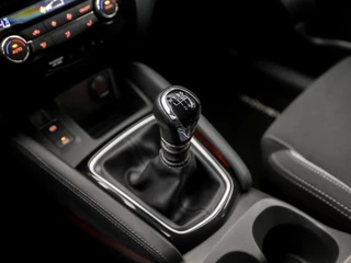 Nissan QASHQAI (PANORAMADAK, NAVIGATIE, CLIMATE, 360 CAMERA, KEYLESS, SPORTSTOELEN, GETINT GLAS, XENON, CRUISE, NIEUWE APK, NIEUWSTAAT) - afbeelding nr 11