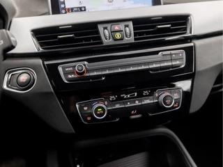 BMW X1 221Pk Automaat (GROOT NAVI, CLIMATE, ALCANTARA, ELEK ACHTERKLEP, SPORTSTOELEN, PARKEERSENSOREN, LED KOPLAMPEN, DAB+, NIEUWSTAAT) - afbeelding nr 9