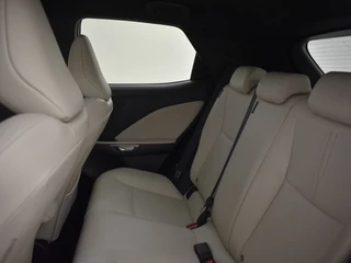 Lexus LBX Lexus LBX Elegant | Leder interieur | Electr. Achterklep | Parkeersensoren - afbeelding nr 11