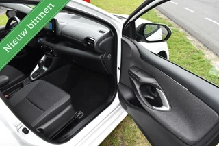 Toyota Yaris Toyota Yaris 1.5 Hybrid Business NAVI/KEYLESS/CAMERA/ETC.! - afbeelding nr 21