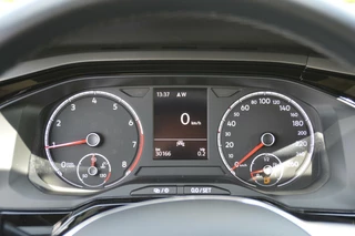 Volkswagen Polo Volkswagen Polo 1.0 TSI Highline Business R - afbeelding nr 22