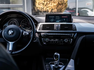 BMW 3 Serie BMW 3-serie 330e Centennial High Executive|PANO|M-SPORT|18'' - afbeelding nr 19