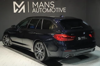 BMW 5 Serie BMW 5-serie Touring 540i xDrive M Sport / PANODAK / CAMERA / HUD / H&K / KEYLESS / 20'' - afbeelding nr 5