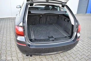 BMW 5 Serie BMW 530d Touring HighEx Sophistograu Pano HUD Comfortstoelen LaneAss. Xenon 19