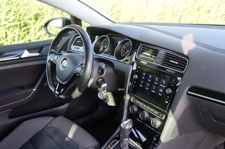 Volkswagen Golf Volkswagen Golf Variant 1.5 TSI Highline / R Line / 150PK / BTW Auto / DSG / ACC / StoelVW / 100% Onderhoud / Trekhaak - afbeelding nr 17