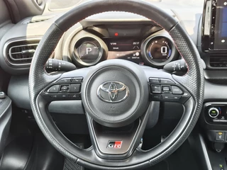 Toyota Yaris Toyota Yaris 1.5 Hybrid GR Sport | Premium Pack | Pano | JBL | Navi - afbeelding nr 10