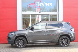 Jeep Compass Jeep Compass 4xe 240PK Plug-in Hybrid S | PANORAMISCH SCHUIF/KANTELDAK | ALPINE AUDIO SYSTEM | ELEKTRISCH VERSTELBARE VOORSTOELEN | 360° CAMERA | KEYLESS ENTRY/START | LEDEREN BEKLEDING | DRAADLOZE APPLE CARPLAY/ANDROID AUTO | NAVIGATIE | DODEHOEK DETECTIE | DRAADLOZE TELEFOONLADER | STOEL/STUUR VERWARMING | 19