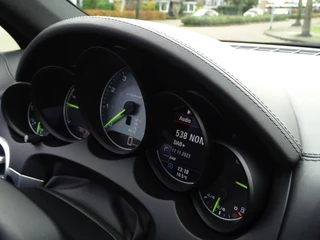 Porsche Cayenne Porsche Cayenne 3.0 S E-Hybrid 410PK / Porsche Sport Design / LED - afbeelding nr 23