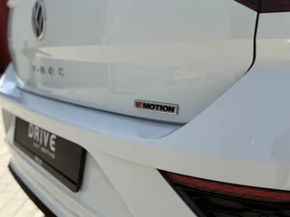 Volkswagen T-Roc Volkswagen T-Roc 2.0 TSI 4Motion R-Line Pano|Cam|Carplay - afbeelding nr 32