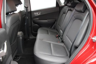 Hyundai Kona Hyundai Kona Electric Premium 64 kWh - Carplay, Camera, Leer, Stoelverw. - afbeelding nr 8