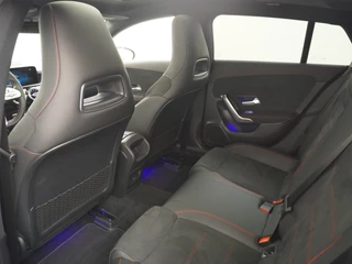 Mercedes-Benz CLA Mercedes-Benz CLA Shooting Brake 200 AMG // Panoramadak // Sfeerverlichting // Privacy Glas // 19