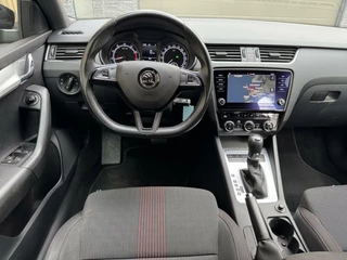 Škoda Octavia Skoda Octavia Combi 1.5 TSI Greentech Sport Business Automaat | Cruise control | Climate control | Trekhaak | Parkeersensoren achter | Zwart optiek - afbeelding nr 27
